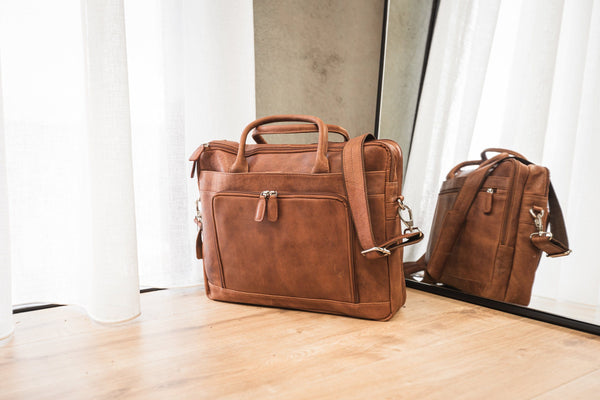 Leather laptop bags by Vintage Leather Sydney